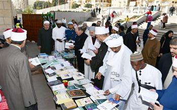 علماء الأمة وأهل القرآن يزورون معرض كتاب "الأعلى للشئون الإسلامية" بمسجد عمرو بن العاص