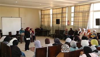 لقاء تفاعلي عن كيفية الدعم النفسي بملتقى «أهل مصر» للمرأة بأسوان  