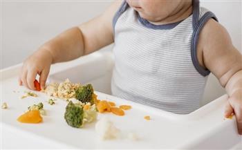 للأمهات.. 6 نصائح لجعل طفلك يجرب الأطعمة الجديدة