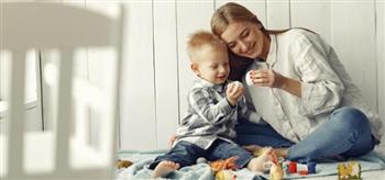 للأمهات .. 7 طرق لتعزيز التواصل مع عواطف طفلك