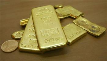 الذهب يرتفع عالميا في ظل توقعات بخفض أسعار الفائدة الأمريكية 