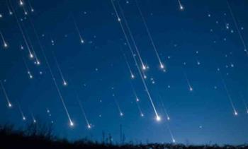 3 ظواهر فلكية تزين السماء آخر أيام 2023 .. أبرزها قمر عيد الميلاد
