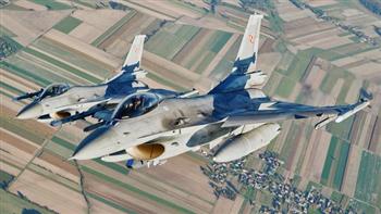 طيارون أوكرانيون يكملون تدريباتهم على «إف-16» في المملكة المتحدة