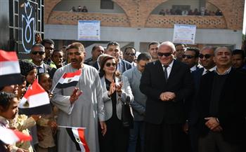 محافظ قنا يفتتح فعاليات قافلة جامعة عين شمس الطبية بقوص