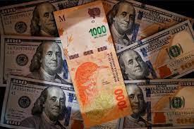 الأرجنتين تصدر أوراقا نقدية جديدة لمواجهة التضخم 