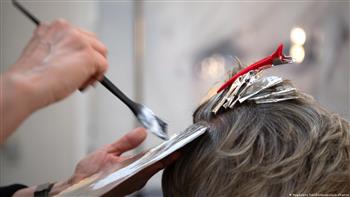 دراسة: استخدام مستحضرات فرد الشعر مرتبط بزيادة مخاطر سرطان الرحم لدى السيدات