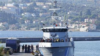 خفر السواحل اليوناني ينقذ 38 مهاجرا بالقرب من جزيرة جافدوس 