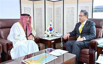 وزير الخارجية الكورى الجنوبى يلتقي الأمين العام لمجلس التعاون الخليجي