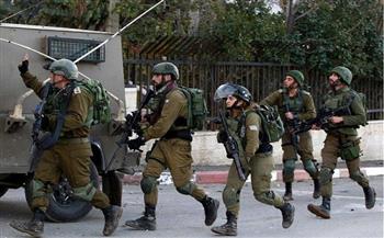 الاحتلال يشن حملة دهم واعتقالات واسعة في مناطق متفرقة بالضفة الغربية