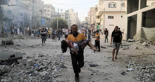 الأكفان البيضاء في غزة تتراص شاهدة على أعداد القتلى المدنيين