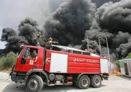 «الدفاع المدني» اللبناني يخمد حريقا اندلع في سيارة استهدفتها مسيرة إسرائيلية