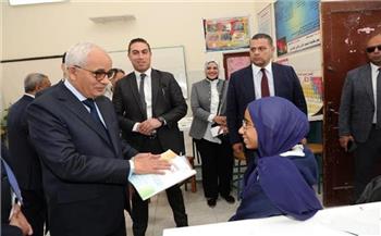 وزير التعليم يتفقد مدرسة فاطمة الزهراء الإعدادية بنات بالإسماعيلية