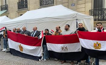 توافد كبير للجالية المصرية بآخر أيام تصويت الانتخابات الرئاسية بالخارج بالقنصلية المصرية في جنيف