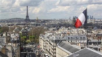 "إنها باريس".. سحر العاصمة الفرنسية يخطف أنظار السائحين للاحتفال بالعام الجديد 2024  