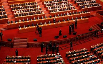 برلمان الصين يقصي مسؤولين عسكريين
