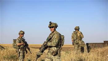 الجيش الأمريكي يدفع بخبراء عسكريين وتعزيزات نوعية من العراق إلى قواعده بسوريا