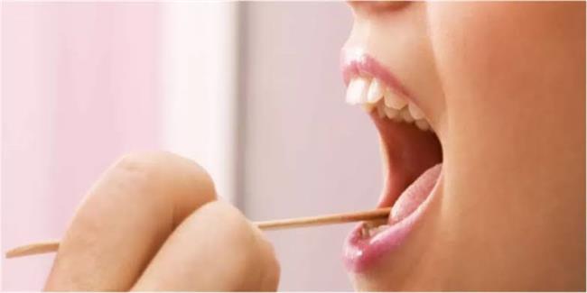 ماهو تشقق اللسان ونتائجه