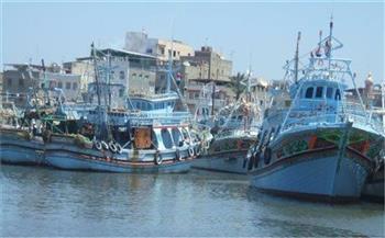فتح ميناء الصيد البحري ببرج البرلس لليوم الثاني بعد تحسن الأحوال الجوية