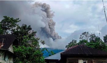 العثور على 11 جثة عقب ثوران بركان غرب إندونيسيا 