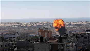 الاحتلال الإسرائيلي يواصل عدوانه على قطاع غزة بغارات وأحزمة نارية