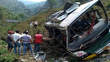 مصرع وإصابة 28 شخصًا جراء سقوط حافلة في الفلبين