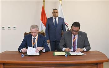 وزير الدولة للإنتاج الحربي يشهد توقيع اتفاقية تعاون بين «بنها للصناعات الإلكترونية» و«فيكتور» الروسية 