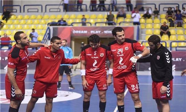 رجال يد الأهلي يغادر إلى الإمارات لخوض السوبر المصري