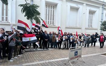 "الأهرام": إقبال المصريين بالخارج على التصويت بالانتخابات الرئاسية حب للوطن