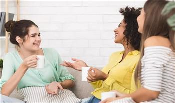 للفتيات .. 6 خطوات بسيطة لإظهار تفاعلك واهتمامك بالأصدقاء