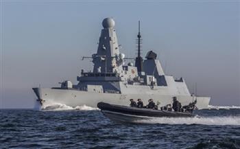 البحرية البريطانية: كيان مجهول يأمر سفينة بتغيير مسارها بالبحر الأحمر
