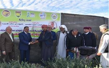 محافظ مطروح ورئيس مركز بحوث الصحراء يفتتحان العيادات البيطرية المتنقلة بالمحافظة