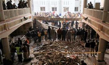 ارتفاع حصيلة قتلى تفجير مسجد بيشاور  إلى 101 والشرطة تعلن عن حملة "اعتقالات كبيرة"