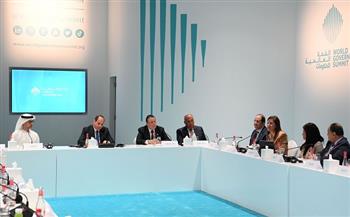 الرئيس السيسي يشارك في المائدة المستديرة للشركات المليارية