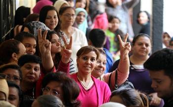 «الأهرام»: المرأة المصرية كل يوم تخطو خطوة مهمة إلى الأمام