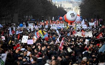 فرنسا: مئات الآلاف يحتجون ضد إصلاحات ماكرون لنظام التقاعد