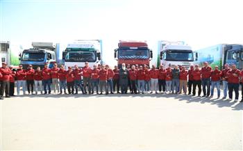 تحالف العمل الأهلي يحرك 13 شاحنة بمواد غذائية وبطاطين للأهالي المحتاجين بالمنيا