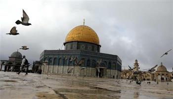 الآلاف من الفلسطينيين يحيون ذكرى الإسراء والمعراج في رحاب المسجد الأقصى