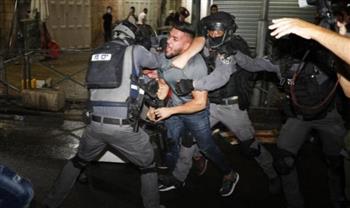 الاحتلال الإسرائيلي يعتدي على فلسطينيين ويعتقل 4 منهم في باب العامود بالقدس