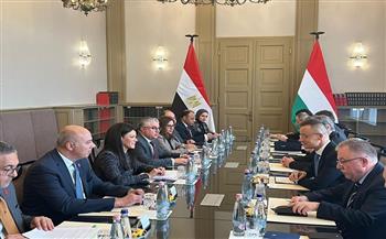 المشاط تعقد جلسة مباحثات موسعة مع وزير الخارجية والتجارة المجري ضمن فعاليات اللجنة المشتركة