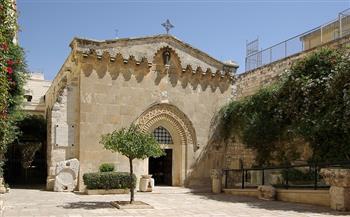 مستوطنون يقتحمون كنيسة "حبس المسيح" في القدس ويحطمون محتوياتها