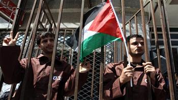 نادي الأسير الفلسطيني يُحمّل الاحتلال الإسرائيلي المسؤولية عن مصير الأسرى في سجن ريمون