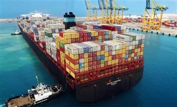 تداول 33 سفينة حاويات وبضائع عامة بميناء دمياط