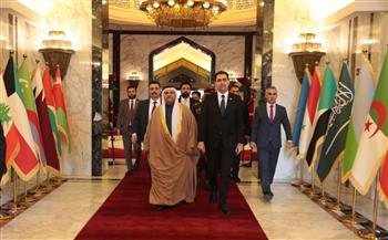 رئيس البرلمان العربي يصل إلى بغداد للمشاركة في أعمال المؤتمر الـ34 للبرلمان