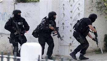 مداهمة مقر شركة إعلامية بتهمة التآمر على أمن الدولة في تونس