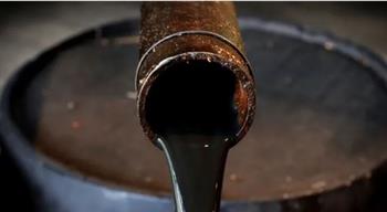 النفط يصعد عالميا مدعوما بمخاوف خفض الإمدادات الروسية