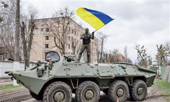 الجارديان: الغرب يبدأ في تقديم أسلحة متطورة لأوكرانيا مع تشديد العقوبات على موسكو