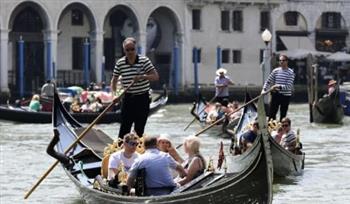 أستاذ الدراسات البيئية يكشف سبب وقف «قوارب البندقية» فى إيطاليا