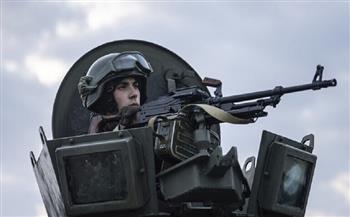 المدفعية الروسية تستهدف موقف آليات تابع للجيش الأوكراني
