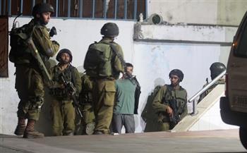 الاحتلال الإسرائيلي يعتقل ثلاثة فلسطينيين من جنوب جنين