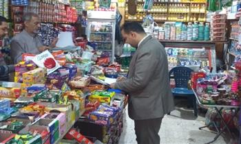 محافظ الإسكندرية: ضبط مواد غذائية مجهولة المصدر ومنشآت لعدم إعلان أسعار السلع